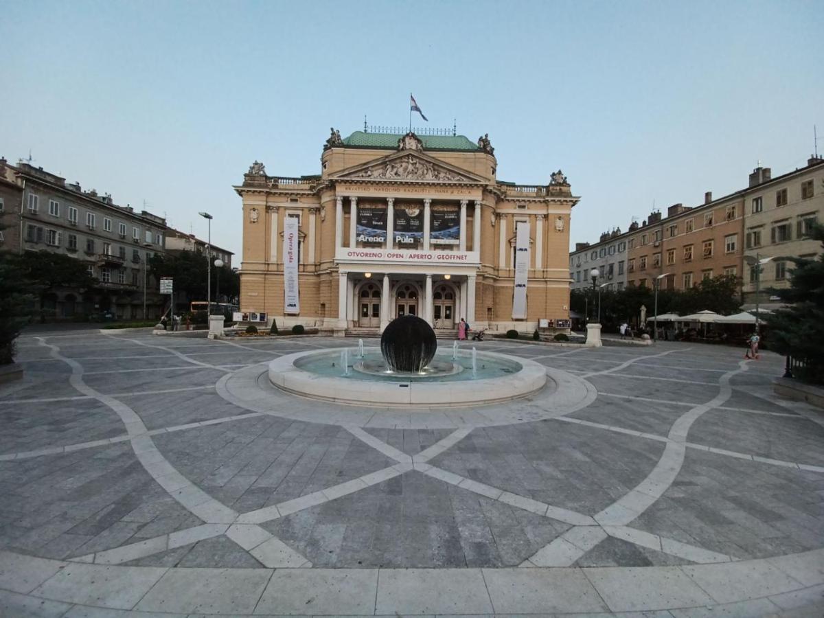 In The Centar Of Rijeka Daire Dış mekan fotoğraf